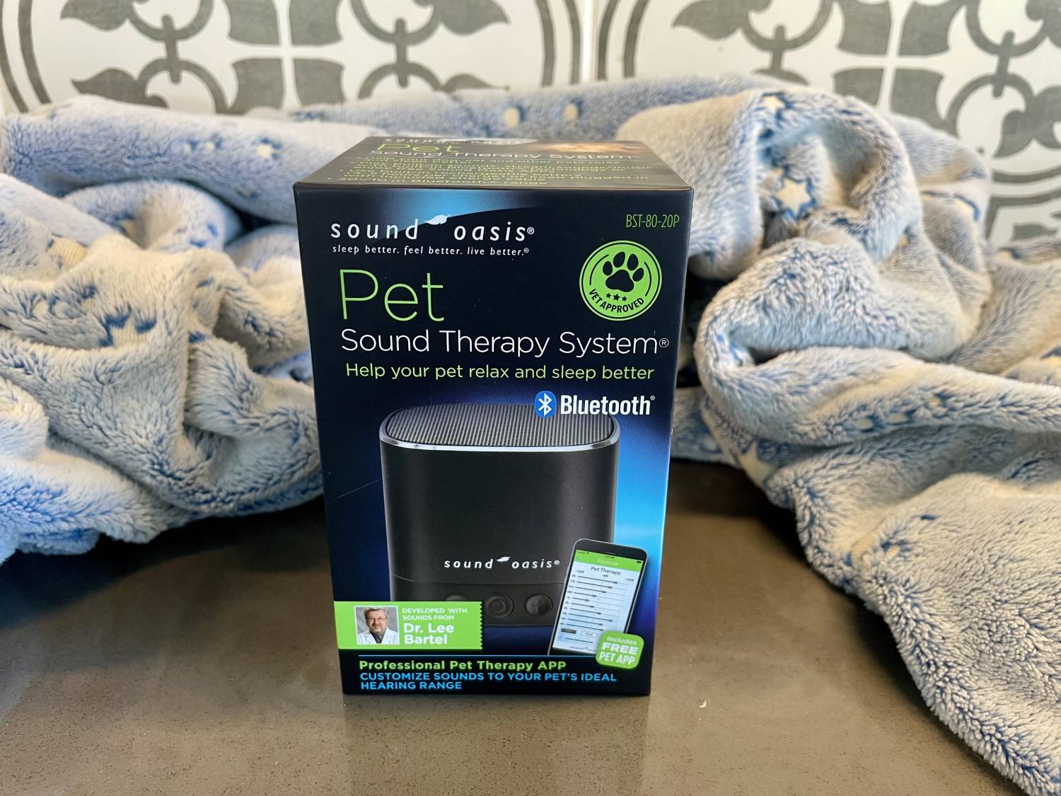 BST-80-20P Pet Sound Therapy System Review - close up of packaging